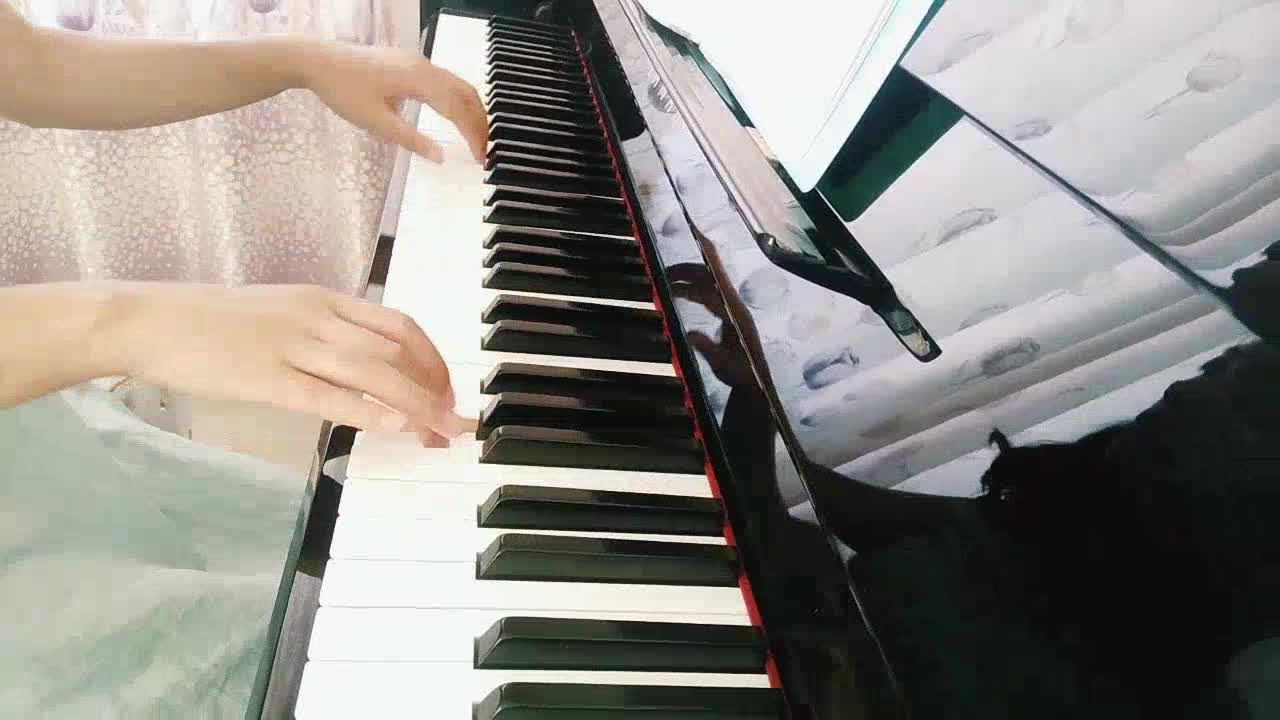 ljx19941024 发布了一个钢琴弹