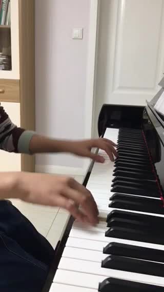 仔仔发布了一个钢琴弹奏视频。相关乐谱在这