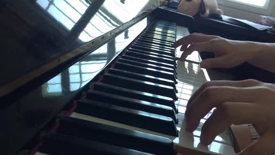 j?c?c 发布了一个钢琴弹奏视频，欢迎