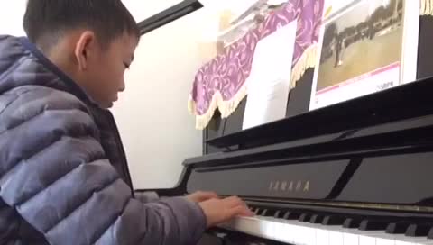 MYX大人 发布了一个钢琴弹奏视频，欢迎