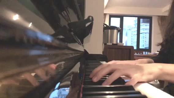 樱花紫琳 发布了一个钢琴弹奏视频，欢迎来