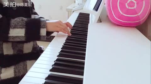 ShinyC 发布了一个钢琴弹奏视频《让