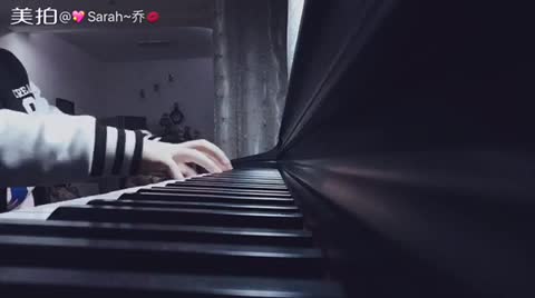 Sarah乔乔 发布了一个钢琴弹奏视频，