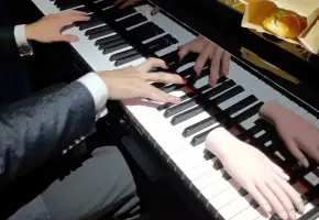 吉良吉影主题曲，但是跟某某某的手一起在钢琴上演奏