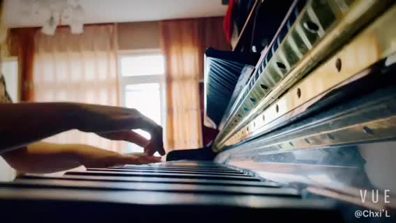 HCY火 发布了一个钢琴弹奏视频，欢迎来